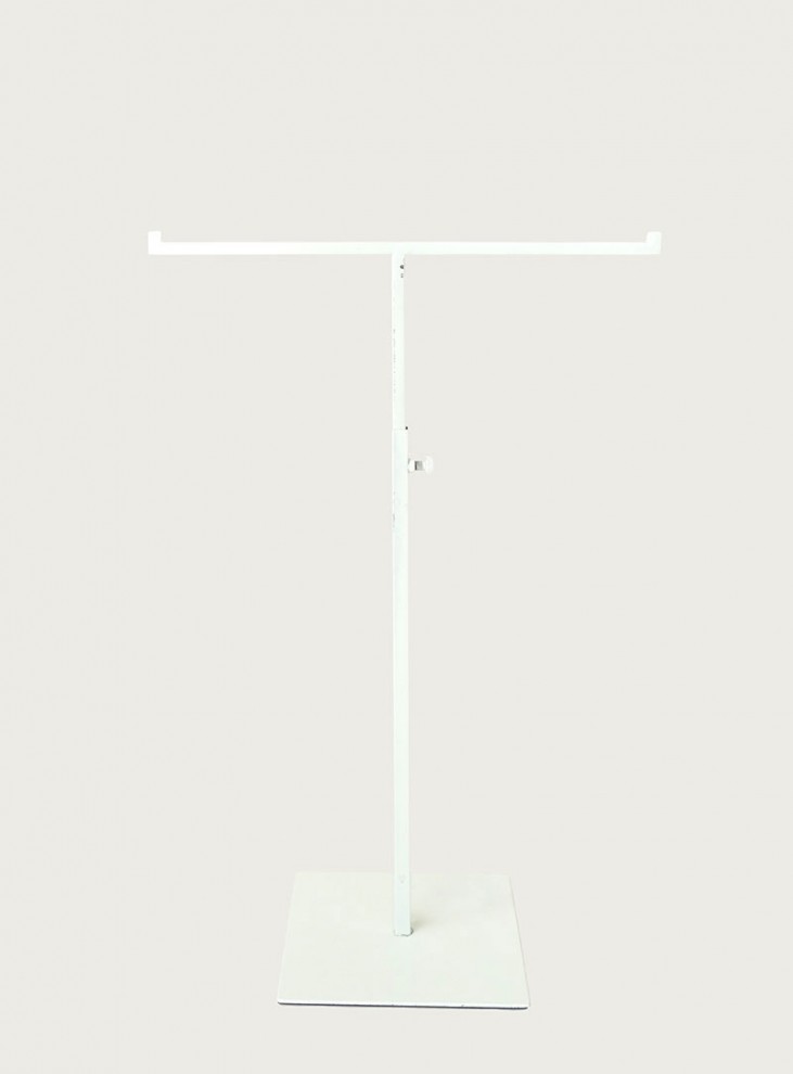 T-shaped bag hanger and yarn holder