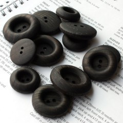 [Wooden Button] Black Biscuits Wooden Button (35mm)