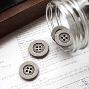 [Metal Button] Antique 3D Border Button II (21mm, 23mm)