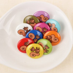 [Imported character button] Colorful squirrel button (15mm)