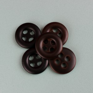 [King Button] Big hole 4-hole button (27mm)