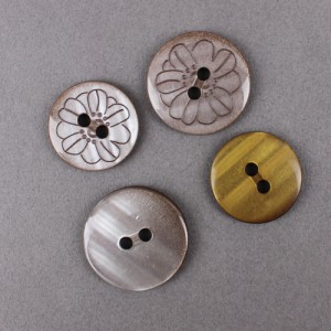 [King Button] Mother of Pearl King Button (35mm, 40mm)