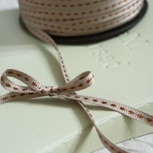 [ribbon/tape/Race] Center dotted ribbon
