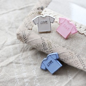 [Character Button] LOVEShort T shirts Button (20 x 13mm)